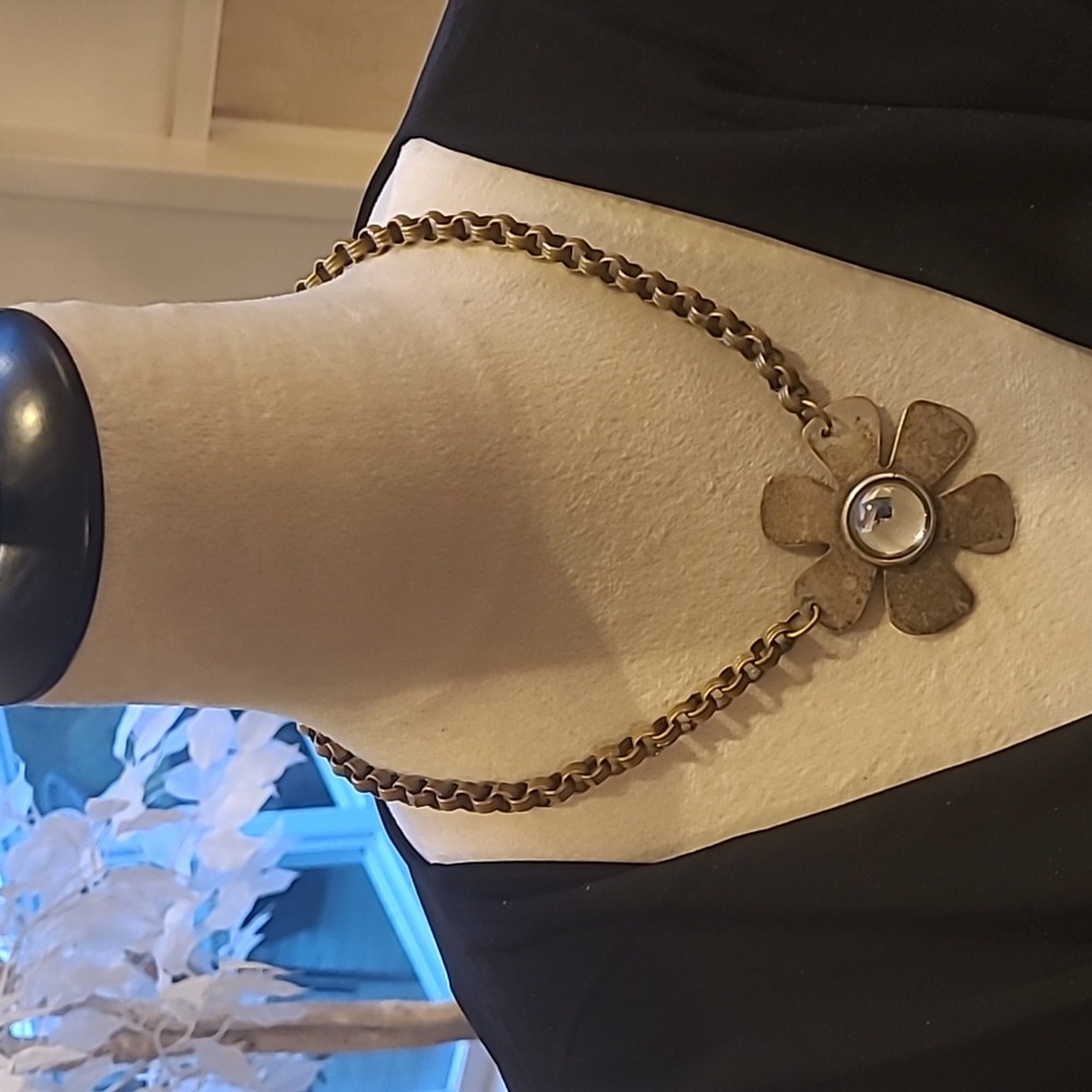Big Daisy Silver and brushed Goldtone Necklace with large Cabachon Clear Stone